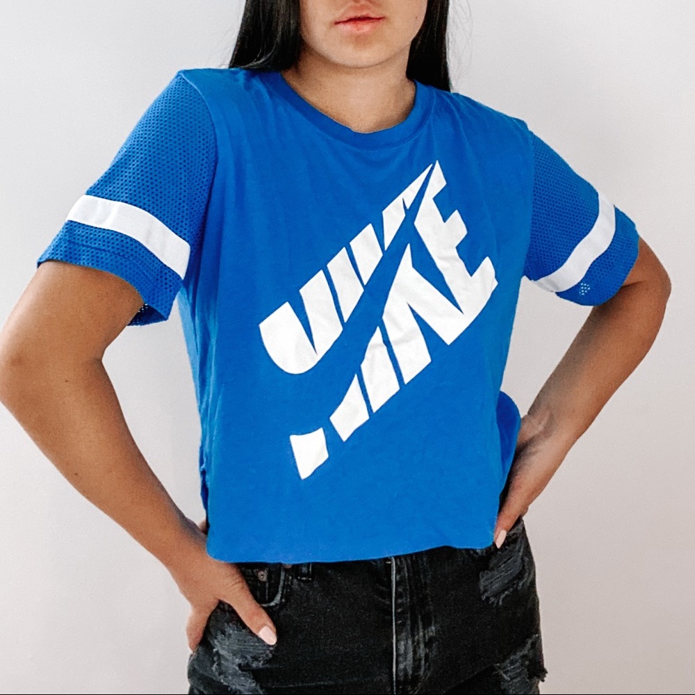 Nike Crop Top
